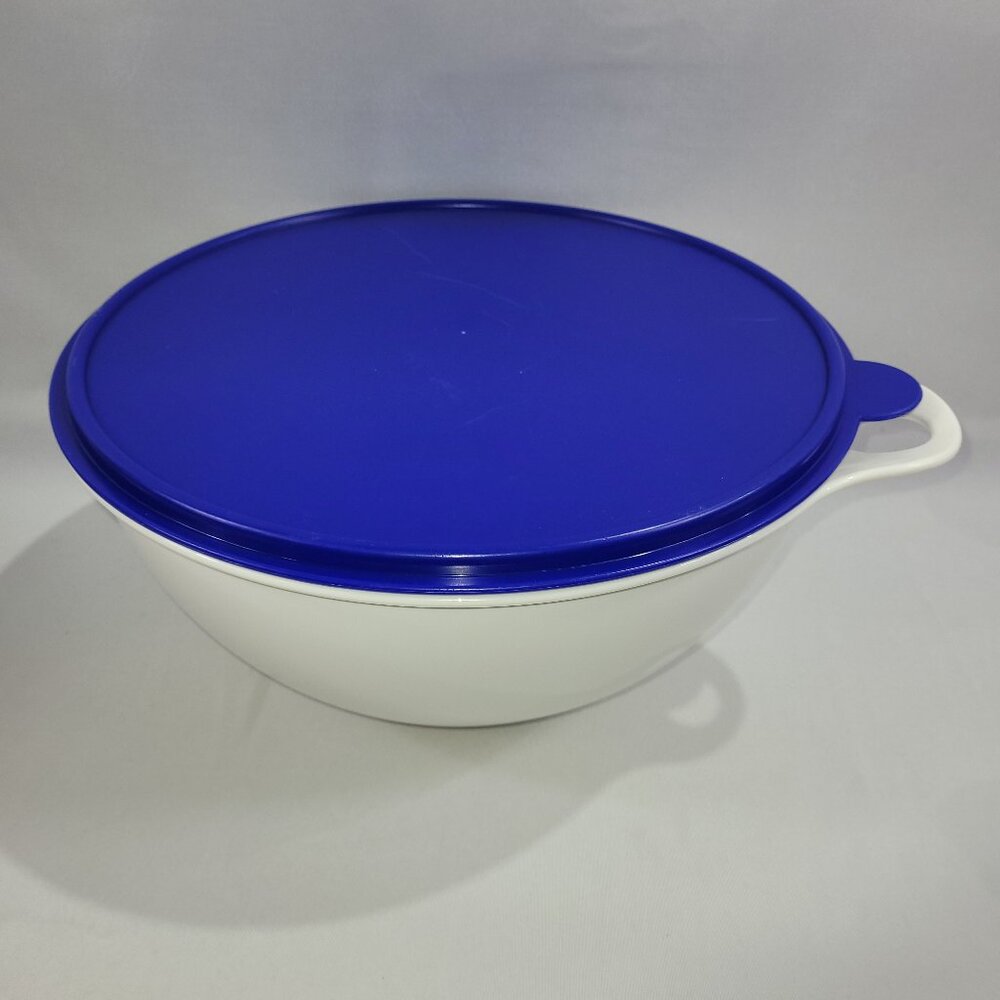 Tupperware 2539B-3 White Plastic Bowl & Blue Lid Set 7.8L 32 Cups Capacity